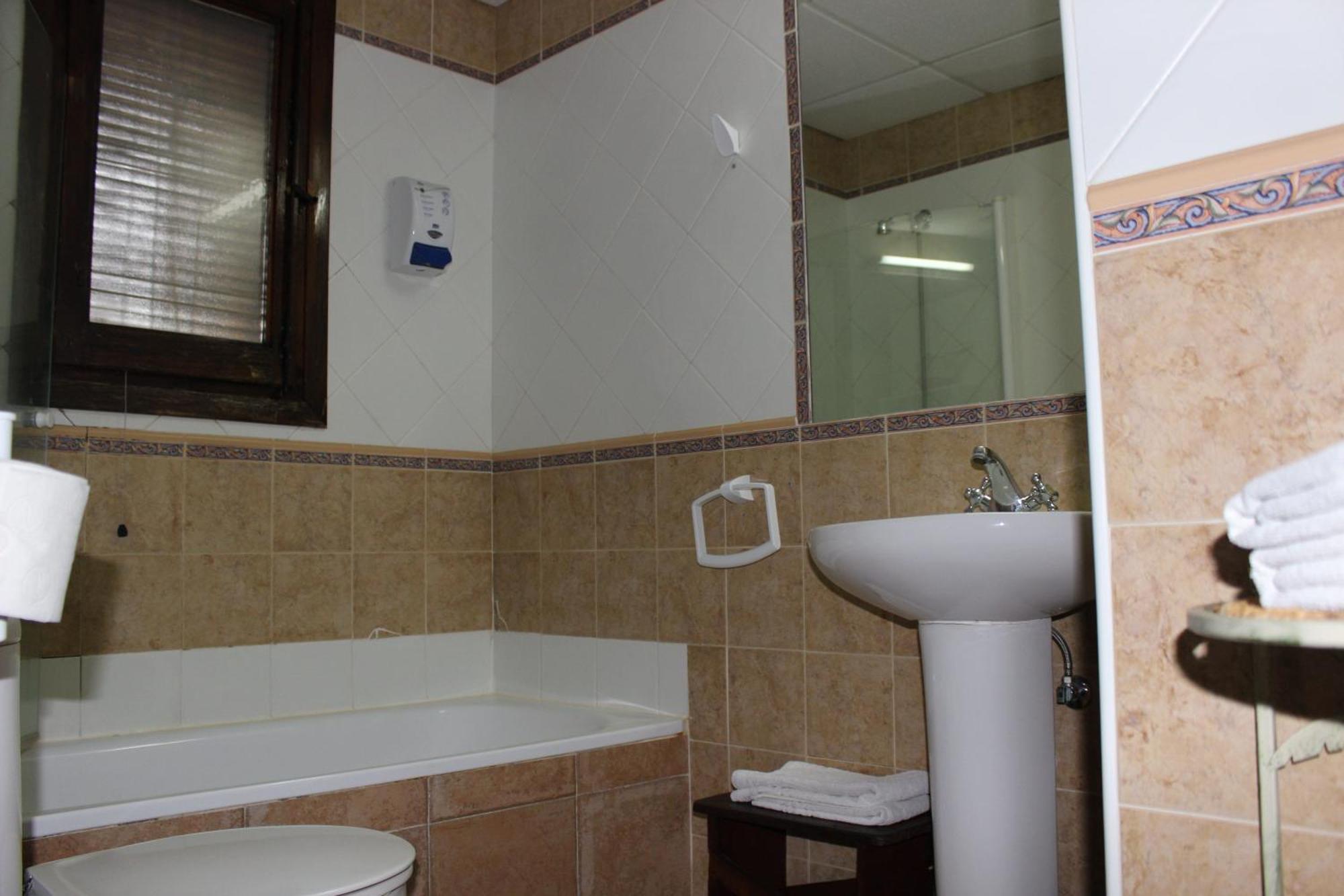 Apartamentos De Astroturismo La Canada Torrejón el Rubio Exterior foto
